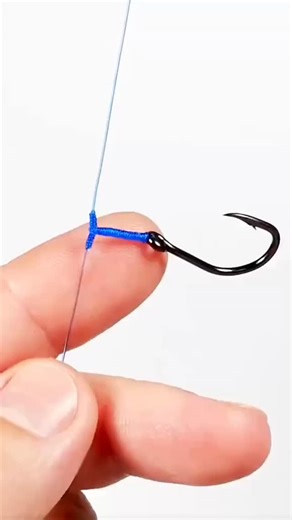 Fishing Minutes 🎣 on Instagram: "Knoting method...😉👍🎣 . . Thank you @fishing.license for the great video . . #fish #freshwaterfishing #saltwaterfishing #hook #sportfishing"