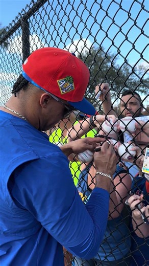 This kid’s reaction to getting Juan Soto’s autograph is everything 🤩