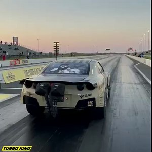 'KIMBO GT-R' 6sec 2000 HP Nissan GTR R35 1/4 ET: 6.9 @ 206mph owner: Mac Brosnan ig: @macbros7 ig: @command__performance fb: Command Performance 🎥 Vaughn Simon fb: The Shop Houston ig: @theshophouston Supra ig: @checkm8_supra #TURBOKING | TURBO KING