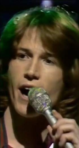 Andy Gibb performing “Words And Music” live in Australia, 1975. #andygibb #wordsandmusic #music