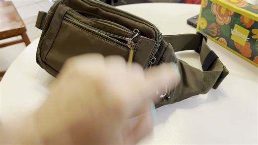 Watch Great quality ﹙and spacious!!!﹚ fanny pack! on Amazon Live