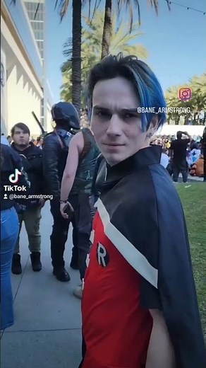 Violent fight Bane & Robin