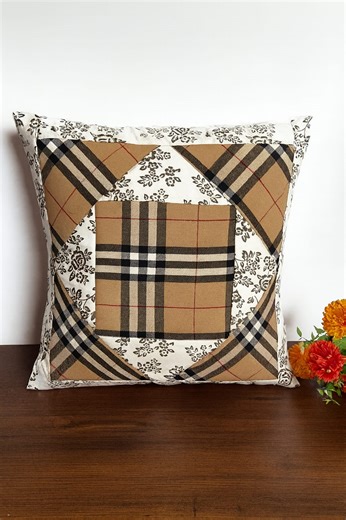 Easy Way to Sew Economy Quilt Block #sewing #fblifestyle #homedecor #handcrafted #giftideas | Indah Sewing