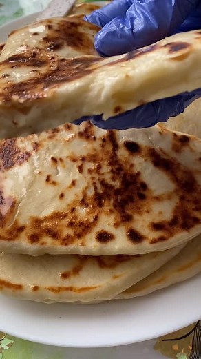 Delicious Cheese Bread: A Guide to Making Hychiny and Khachapuri