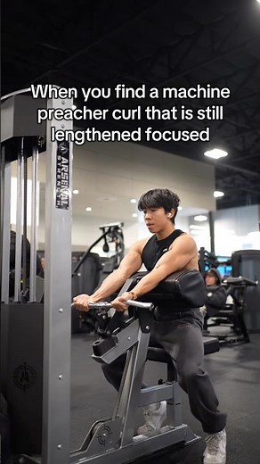The Best Machine Preacher Curl for Biceps Growth