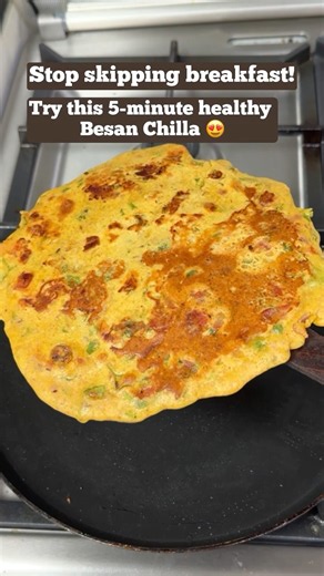 5-Minute Healthy Besan Chilla 🥞 | Quick Breakfast Recipe #shorts