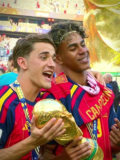 Lamine Yamal with the World Cup 🏆#edit# #football