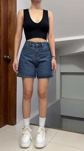 V neck crop top #Vneckcroptop #croptop #croptopforwomen #workouttop #gymtop #workoutcroptop #gymcroptop #womenswear #TikTokShop #fypp #fypシ #fypシ゚viral