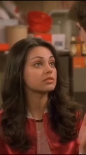 Bad Comedy - Movie Clips you not forget on Instagram: "🎬 That ’70s Show 1998 ‧ Sitcom ‧ 8 seasons 📜 Storyline Eric Forman and his close group of friends spend their teenage years hanging out in his basement in Point Place, Wisconsin. As they deal with first loves, awkward moments, strict parents, and the everyday chaos of growing up, the group navigates life with humor, sarcasm, and heart. Set against the backdrop of the 1970s, the series blends nostalgia with sharp comedy, creating unforgetta