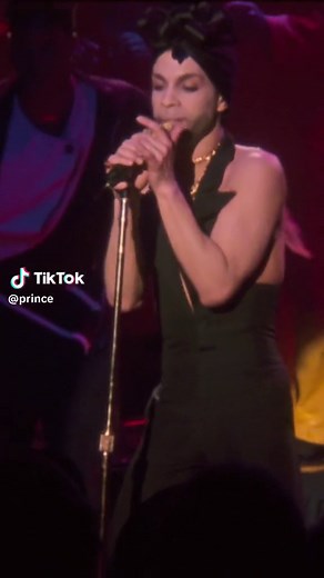 Prince Live Performance at Glam Slam in 1992