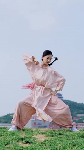 Tai Chi One Heart Two Hands — 太極拳 一身浩然气，两手定乾坤