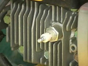 How to Remove Spark Plug From Lawn Mower