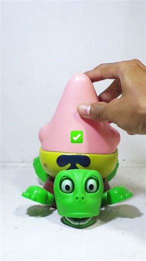 Funny Turtle Toy Gets Squished and Makes a Weird Face#FunnyToy #SquishyTurtle #WeirdFace #Satisfying