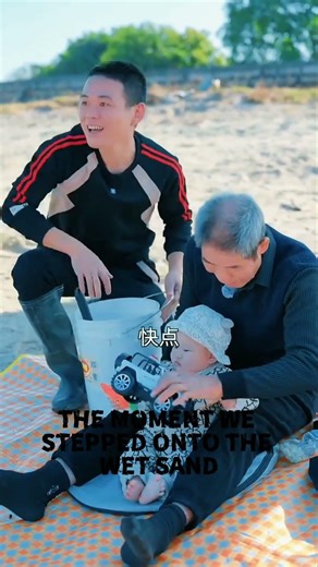 We Turned a Family Beach Day Into an EPIC Crab Hunt Battle!#usashorts