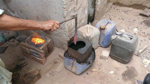 How Rusted Steel Is Transformed into a Hunting Knife