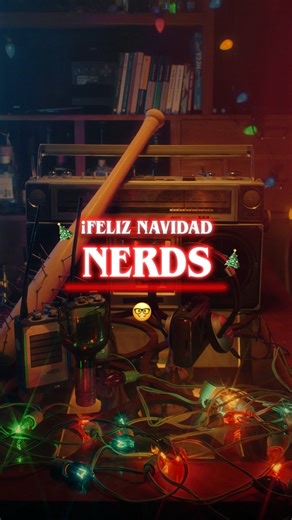 Netflix Latinoamérica on Instagram: "Solo los reales entenderían el significado de estos regalos extraños.🎁🎄"