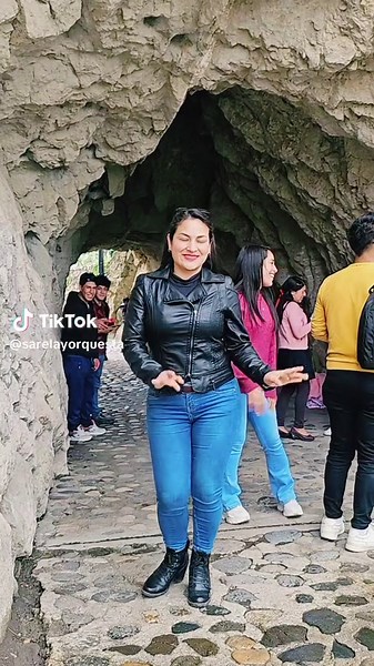 Videos de Sarela y Orquesta (@sarelayorquesta) con “sonido original - Cumbia Peruana Oficial”