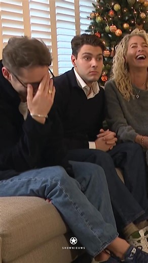 Zo komen de Bauers de feestdagen door... Vanavond rond de klok van 11 zie je dit interview in Shownieuws. 👀 | Shownieuws