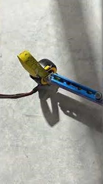 How to bend a kick 90 for electrician apprentices and beginners. #electricaltips #milwaukee #dewalt