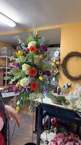 3.2K views · 161 reactions | Creating a standing spray with care, intention, and love. A beautiful way to honor a life and offer comfort when words fall short. #StandingSpray #SympathyFlowers #FuneralFlowers #FloralDesign #FloristLife #BehindTheBlooms #FloralTribute #CustomFlorals | Flowers by the Bunch | Facebook