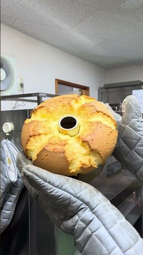 焼き立てキャラメルシフォンケーキ #cake #chiffoncake #シフォンケーキ