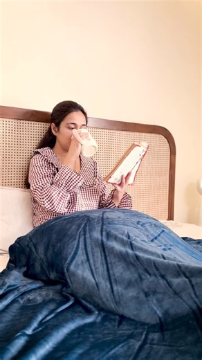 Amrit Kaur - Mom Blogger on Instagram: "Soft, warm and winter-ready ✨ This flannel blanket is my go-to for instant coziness 🤍 Want the link? Comment “blanket” and I’ll send it to you✨ #winterblanket #flannelblanket #hausandkinder #allseasonblanket"