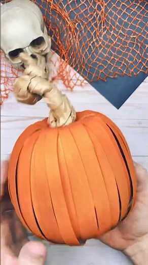 Easy DIY Cardboard and Paper Roll Pumpkin Craft 🎃 National Pumpkin Day #pumpkin #diy #craft