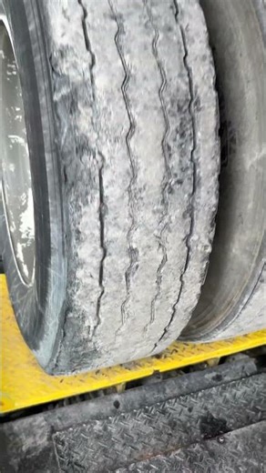 Uneven Steering-Axle Tire Wear? The Problem Often Starts at the Trailer