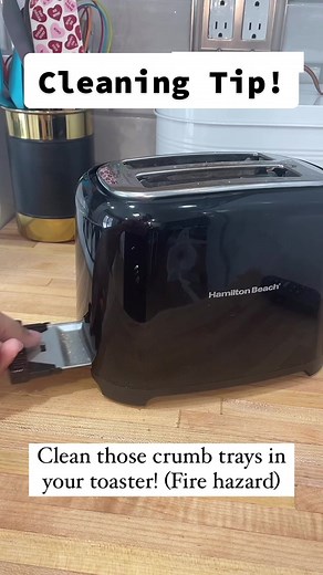 Who didn’t know they have a crumb tray? 🫠 #cleanhousetips #thingsyoudidntknow #cleaningtiktok