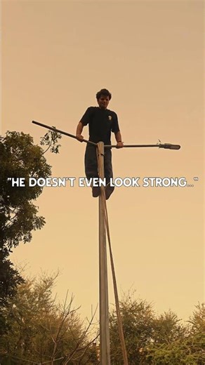 Muscle Up on a Street Light?! 🌆💪 (No Gym Needed)