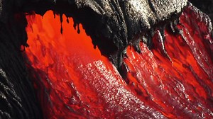 The endless power of molten Lava 😳🌋 #epic #lava #kilauea #volcano #bigisland #hawaii #flashback #hawaiivolcanoesnationalpark #epiclava | EpicLava