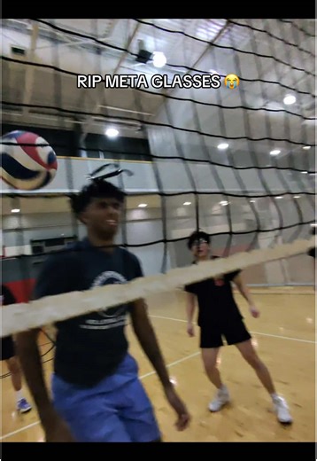 UIC MENS VB turns into a disaster as meta.max DEVOURS the meta glasses, by accident, but ends up having to pay $125 for it. #fyp #meta #metaglasses #ilovethanie #uic