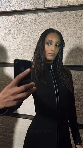 Mona Tougaard’s Powerful Walk 🔥 | 032c FW25 Runway #shorts