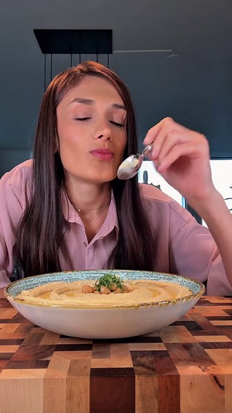 Hummus recipe with canned chickpeas — creamy homemade hummus