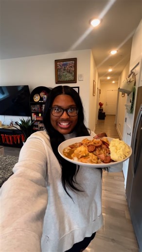 Kendriyana 🎃| cooking & lifestyle on Instagram: "Time for my favorite dinner of the week… Sunday dinner 🫶🏽 and today we’re making Gumbo! #cookwithme #easyrecipe #dinnerideas #sundaydinner"