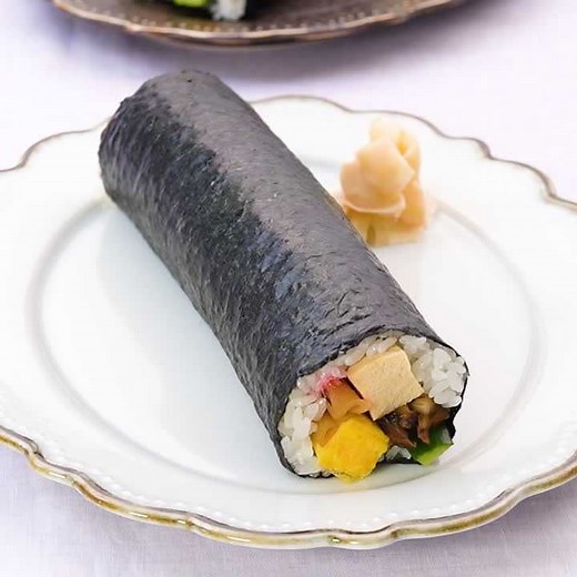 食べ飽きないおいしさ♪ 一から作る基本の恵方巻のレシピ動画・作り方 | デリッシュキッチン