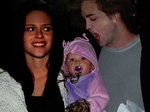 Edward, Bella & Their Baby: RENESMEE CULLEN