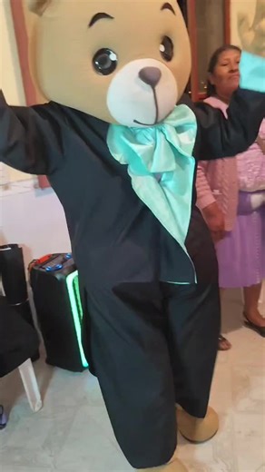 Videos de Ositos Romeo y Julieta SUCRE. (@ositosromeojulietasucre) con “Amor de contrabando - Grupo Eclipse”