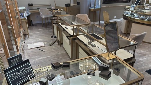 Over $1 million in jewelry stolen from Woodfield Mall store