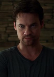 Nikita S02:E02 - Falling Ash