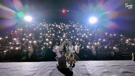 Thank you to all our Singapore Alkeys for coming and creating such a special memory together with GinnyJayna 🌹❤️Today will become one of the most beautiful days in our memories. Thank you everyone for being part of this moment and turning it into something truly meaningful and unforgettable 🫶🏻✨#GinnyJayna1stFMinSingapore #GinJay #ginnynatnicha #aangelinaass#qwuirky #gmgenerates #S9TConcert #NorthStarEntertainment