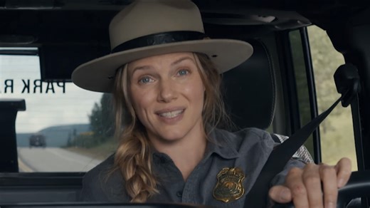 Chicago P.D.'s Tracy Spiridakos Opens Up About Her 'Light-Hearted And Fun' New Show, And It Honestly Sounds Like The Ending Upton Deserved