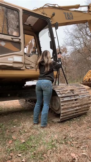 Midwest Emma (@farmingwith.midwestemma)’s videos with original sound - Gabe Farrell