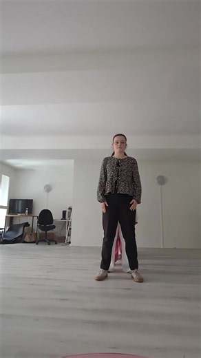 Reprendre le dernier mouvement de la danseuse devant nous 💪🏼
