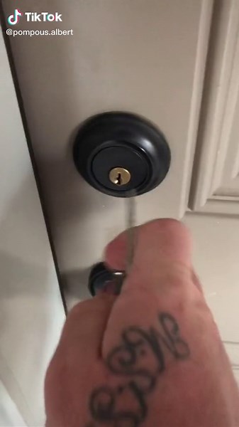 Albert doesn’t like tardiness #cats #pompousalbert #WellDone #YouWantMore