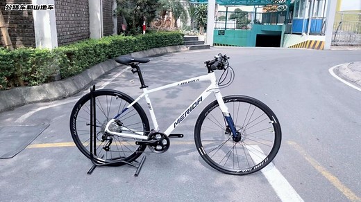 新手入门必选车型，美利达探索者300平把公路车，高颜值性能佳！