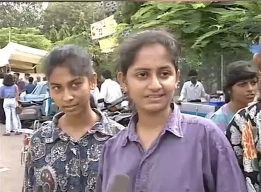 RT @rashgpta: @AllAbout90sLife back in 1994 these young girls without access to internet, PC, Laptop , CD player , VLC player , winamp had…
