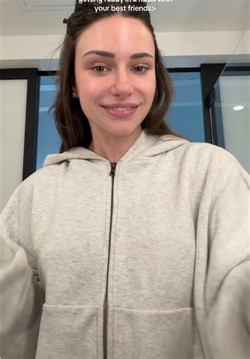 Getting Ready in a Hotel with Friends: Tips and Fun