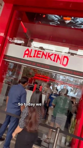 I Tried the Famous UFO Burger in Delhi | Alienkind #foodreview