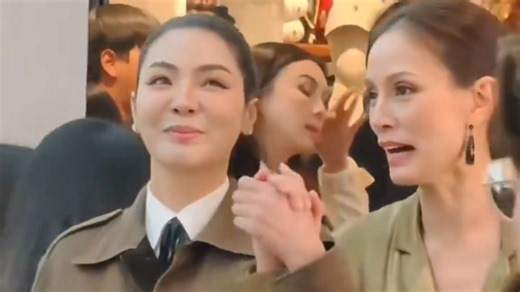 Faye 也太可爱了吧，被 Fahlada 医生的妈妈亲手背的时候，整个人都害羞了！